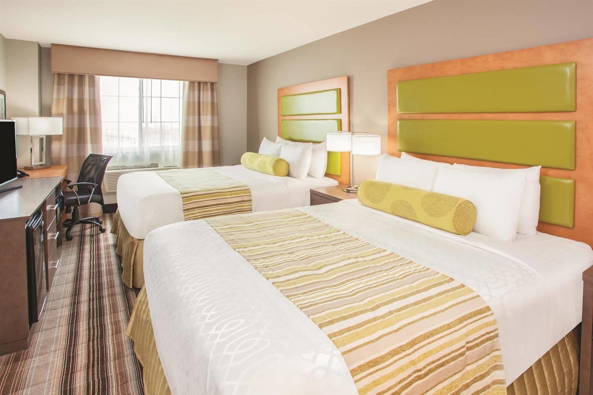 La Quinta & Far Rockaway - 2*