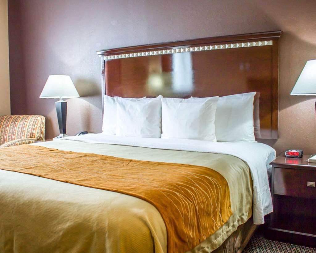 Travelodge By Wyndham Queens New York