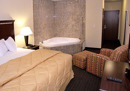 Travelodge By Wyndham Queens