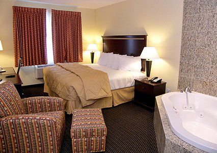 Travelodge By Wyndham Queens Hotel 3*