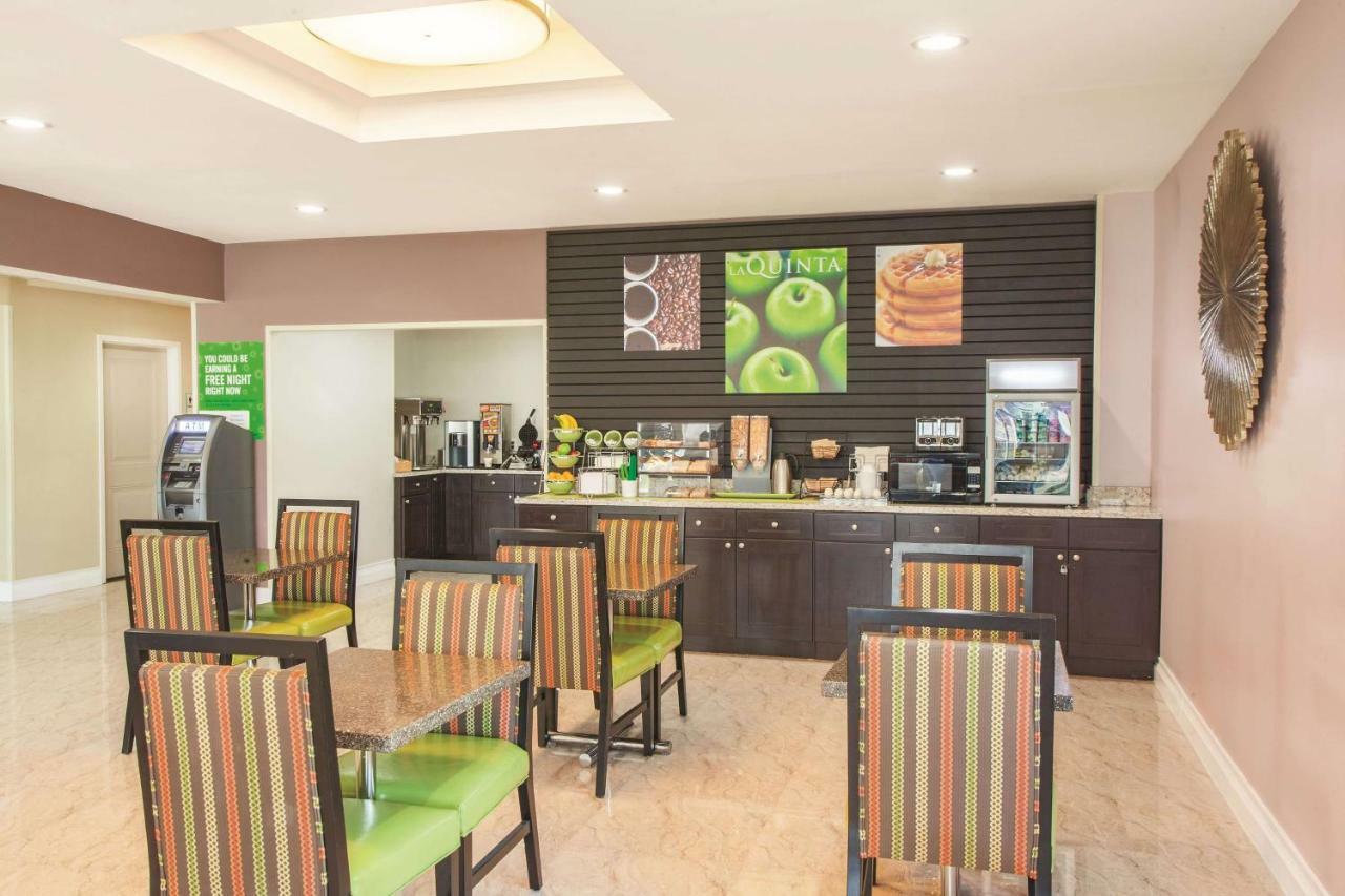 Hotel La Quinta & Far Rockaway - 2*