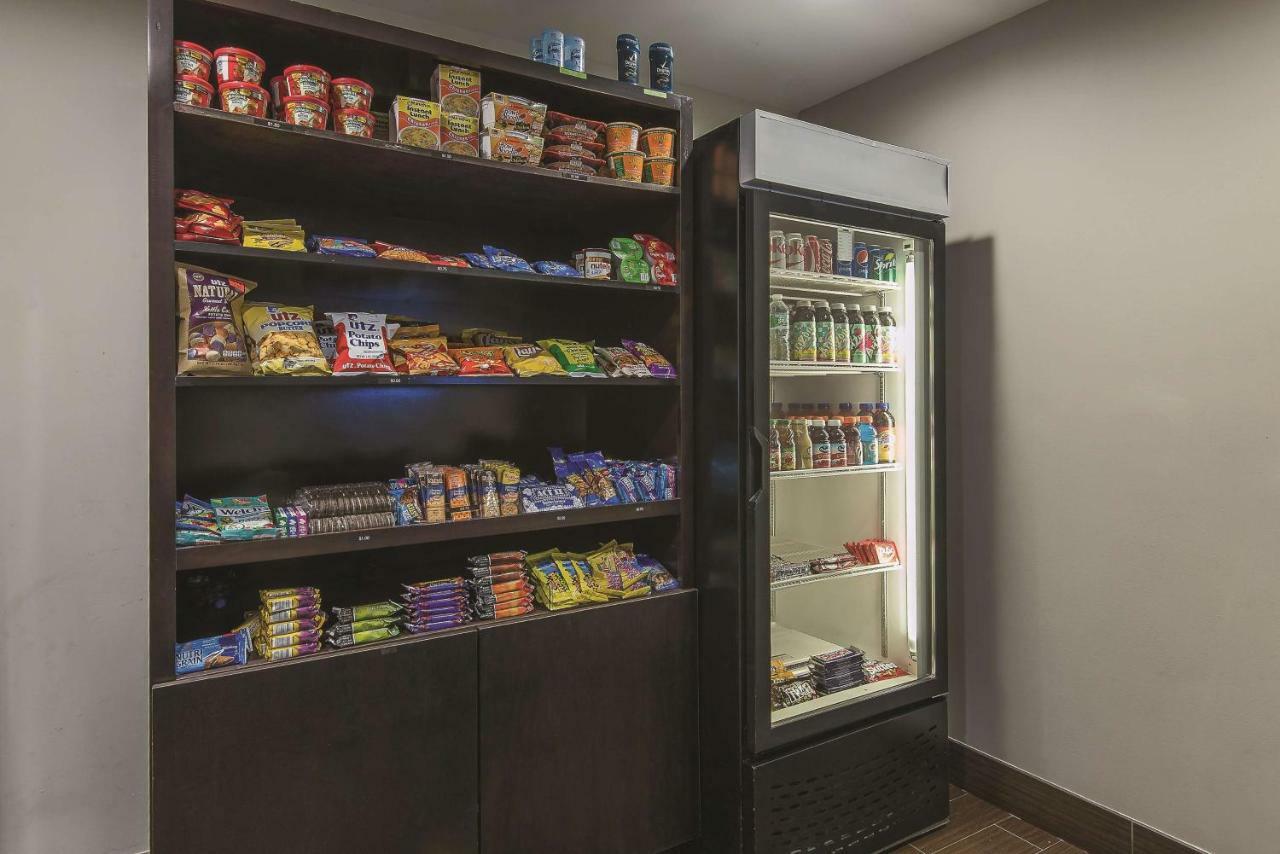 Hotel La Quinta By Wyndham Brooklyn East New York