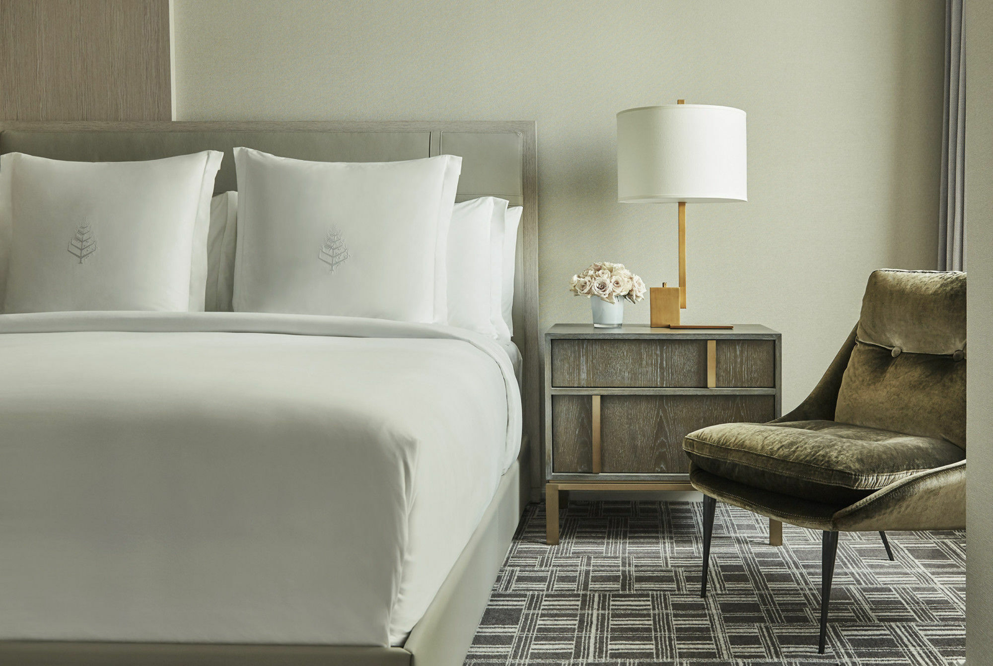 Hotel Four Seasons Downtown 5*