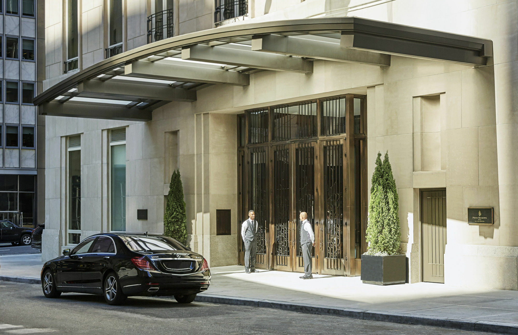Four Seasons Downtown Hotel 5*