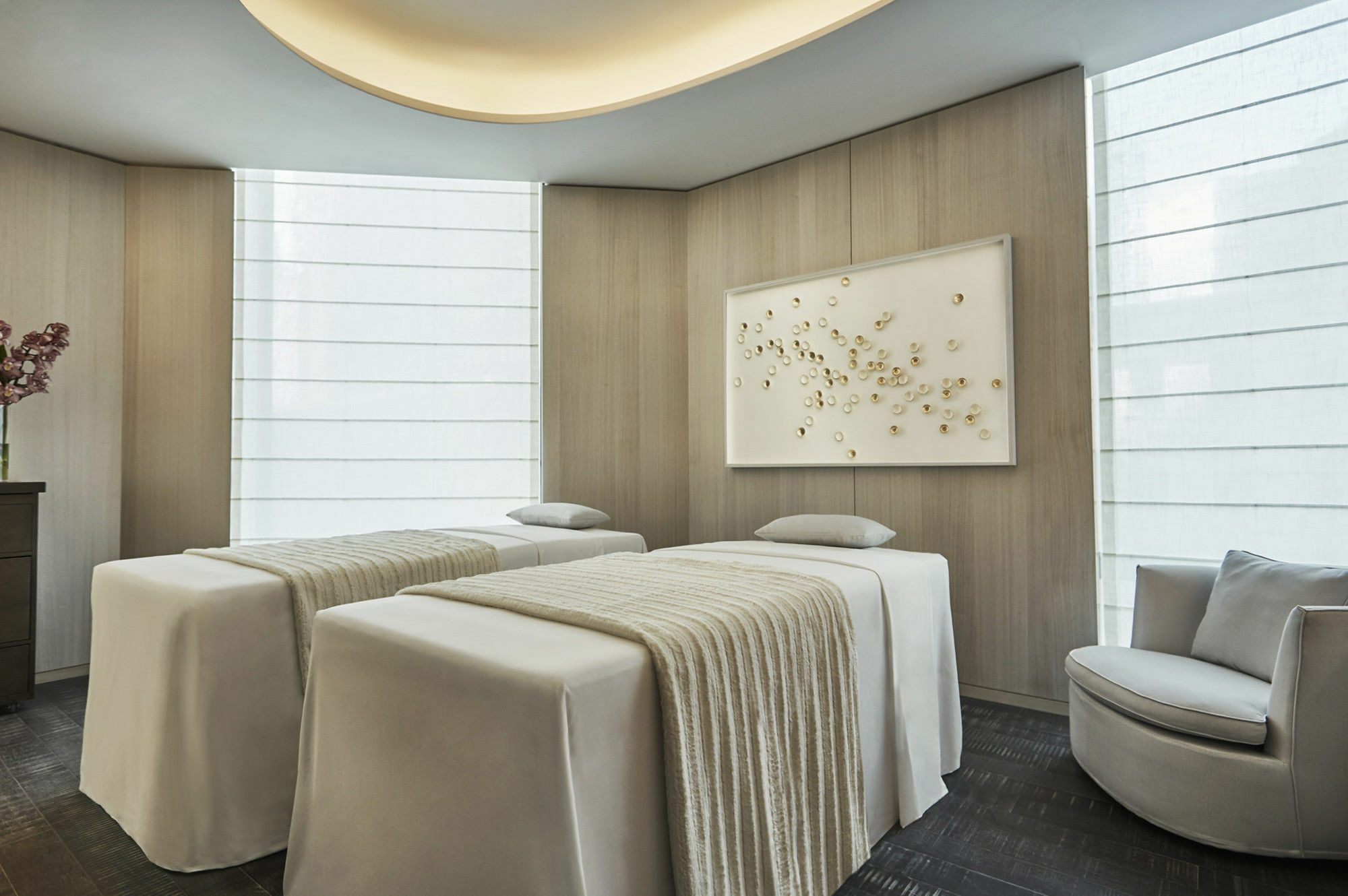 Four Seasons Downtown 5*