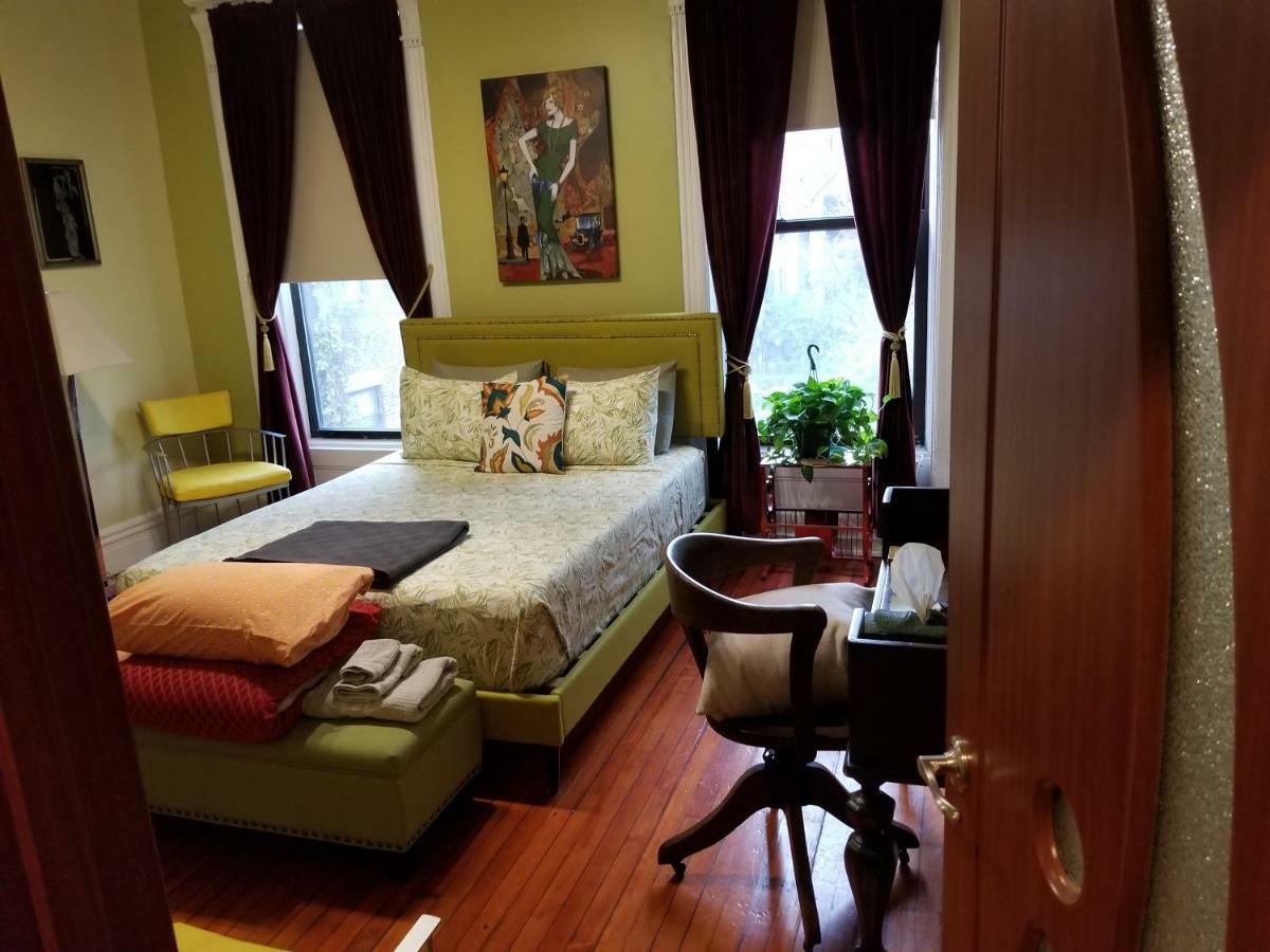 Spacious Fully Furnished Harlem Near Morningside Park Nova York