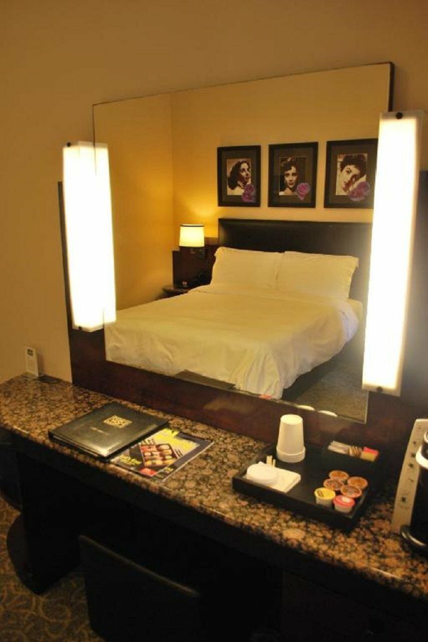 Washington Square Hotel 4*